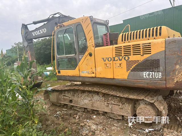 沃尔沃EC210B挖掘机