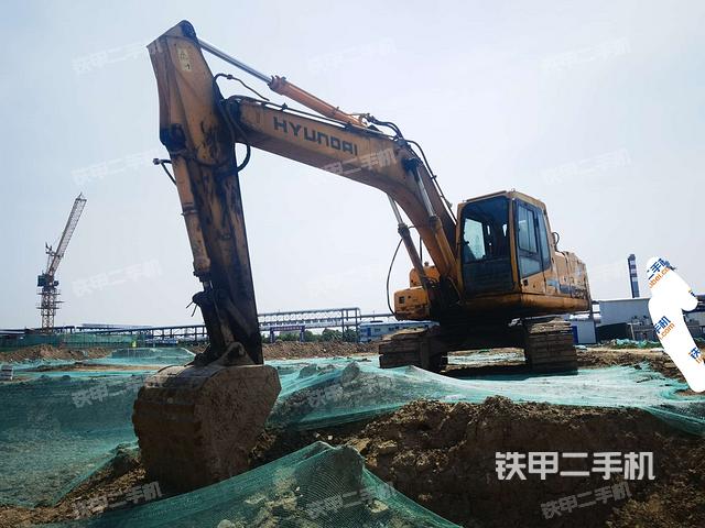 现代R215-7C挖掘机