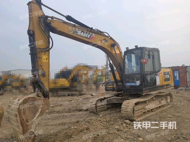 三一重工SY135C挖掘机