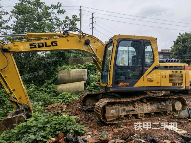 山东临工E6135F挖掘机