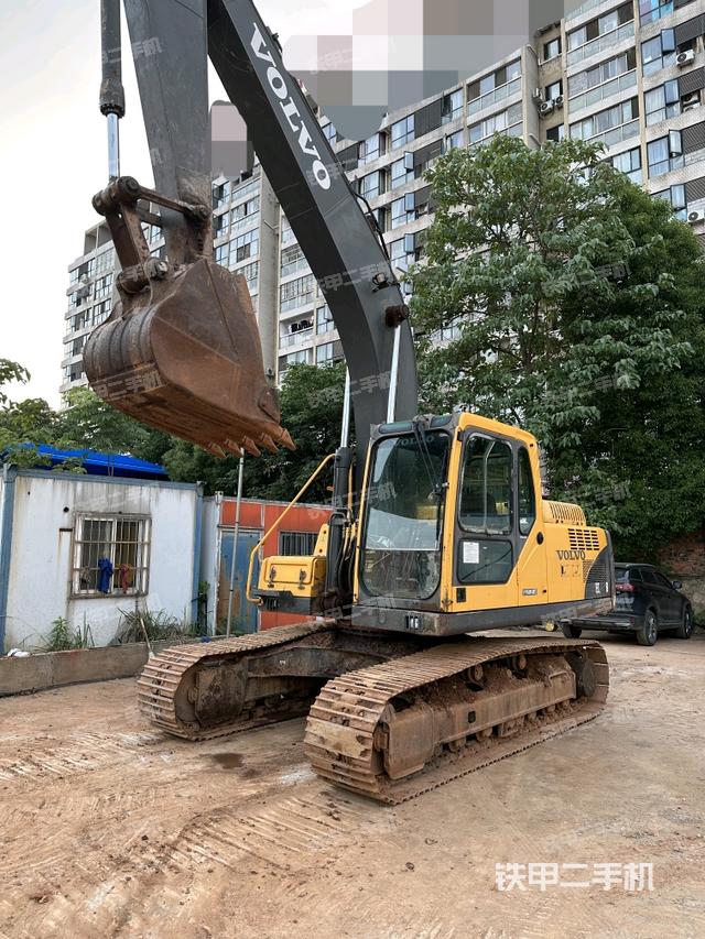 沃尔沃EC200B挖掘机