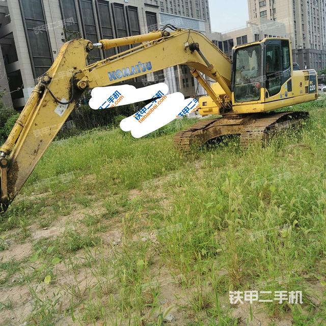 小松PC200-8挖掘机