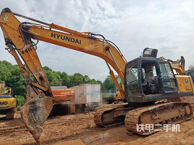 现代R215-7C挖掘机