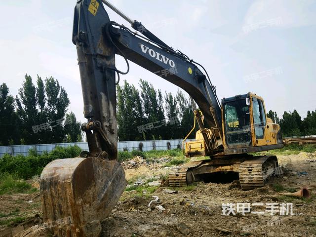 沃尔沃EC210B挖掘机