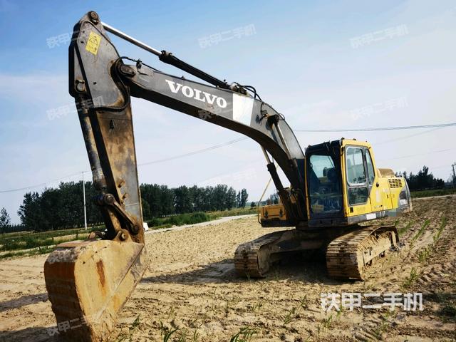 沃尔沃EC210B挖掘机