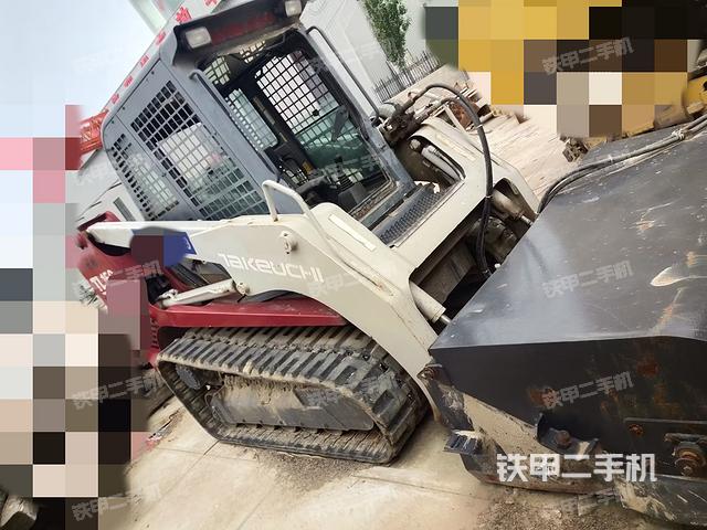 竹内TL150滑移装载机