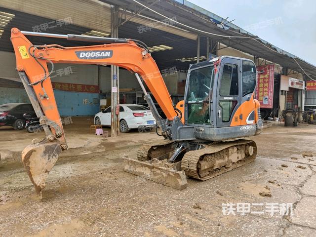 斗山DX55-9C挖掘机