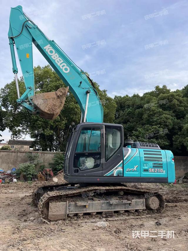 神钢SK200-10挖掘机