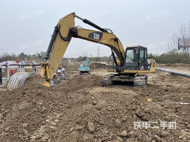 卡特彼勒320D2GC挖掘机