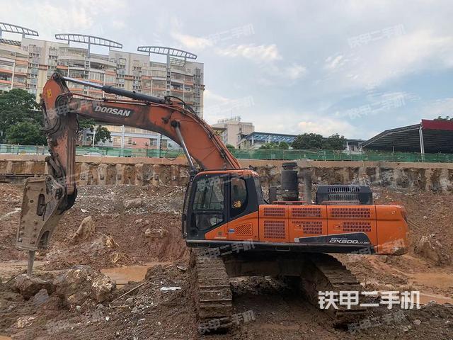斗山DX500LC-9C挖掘机