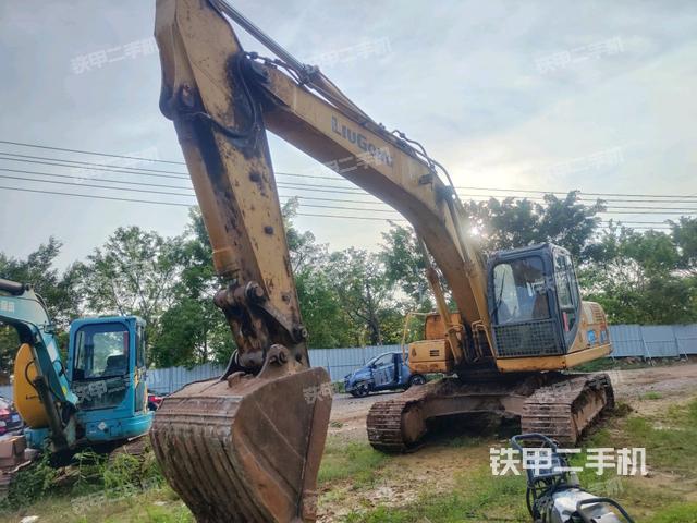 柳工CLG922D挖掘机