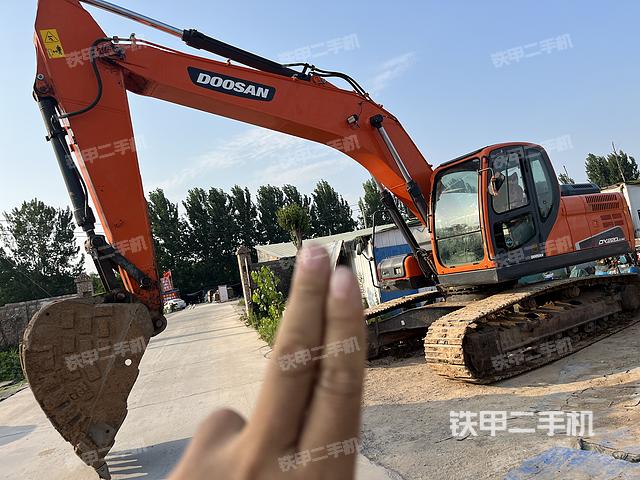 斗山DX220LC-9C挖掘机