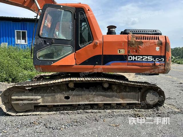 斗山DH225LC-7挖掘机