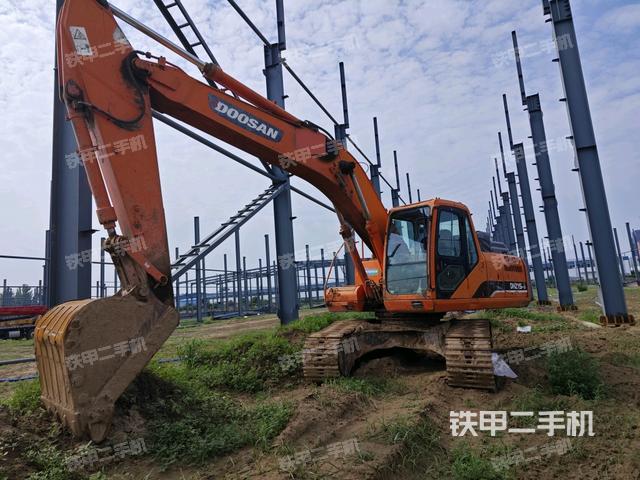 斗山DH215-9挖掘机