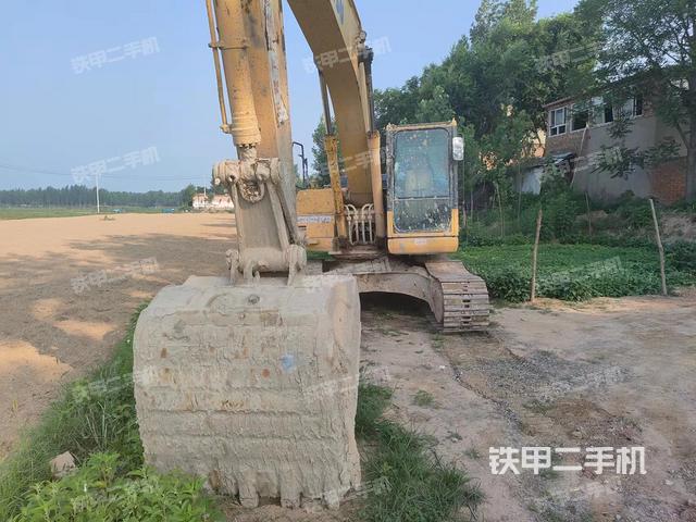 小松PC200-8M0挖掘机