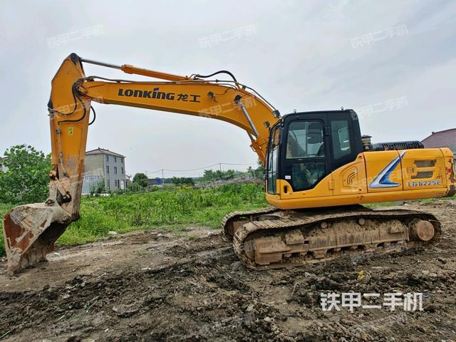 龙工LG6225E挖掘机