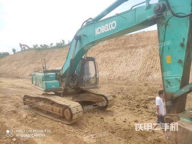 神钢SK380D-8挖掘机