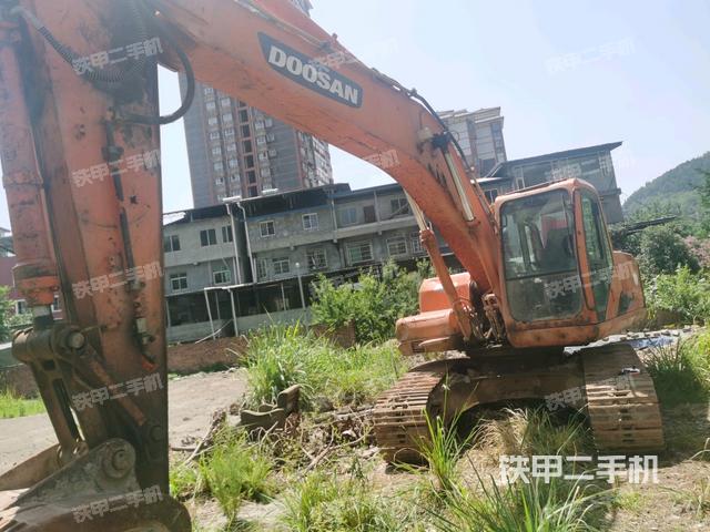 斗山DH215-7挖掘机