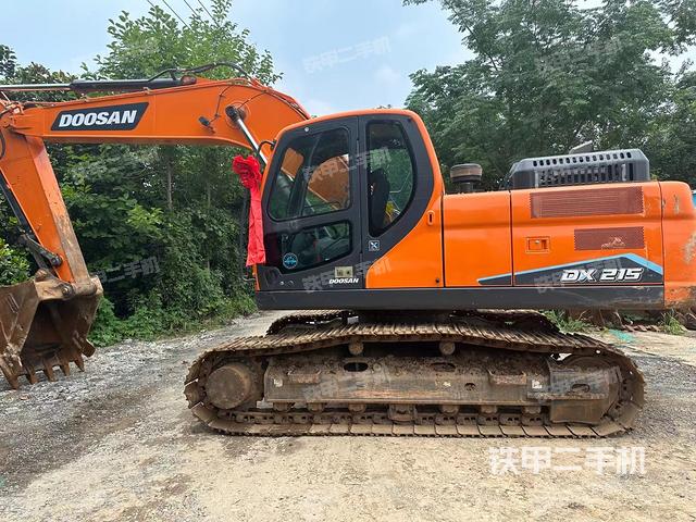 斗山DX215-9C挖掘机