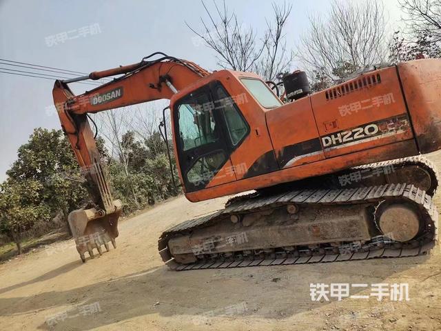 斗山DH220LC-7挖掘机