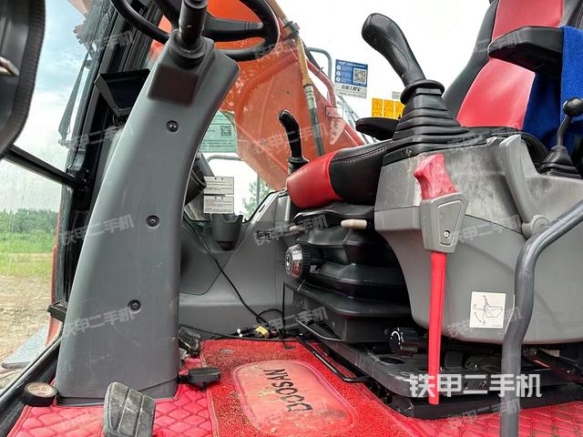 斗山DX140W-5挖掘机