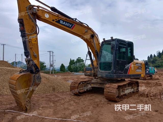 三一重工SY135C挖掘机