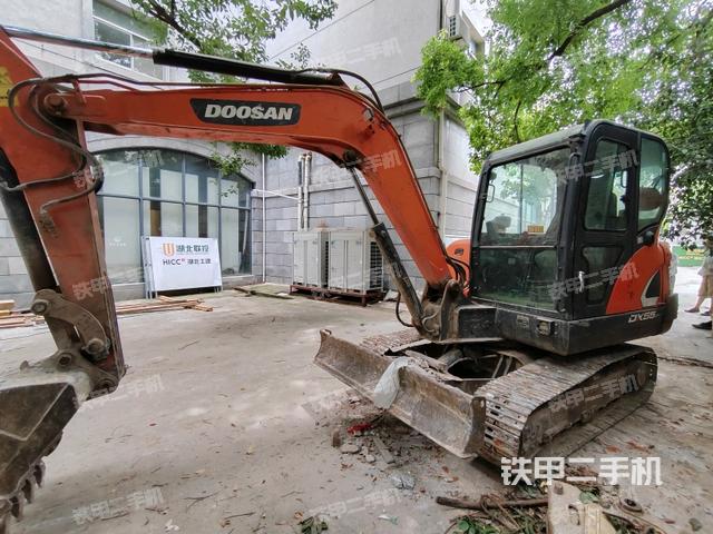 斗山DX55-9C挖掘机