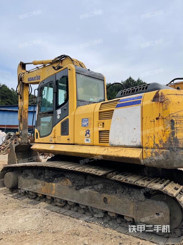 小松PC240LC-8挖掘机