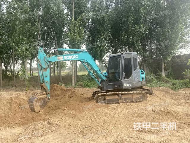 神钢SK60-C挖掘机
