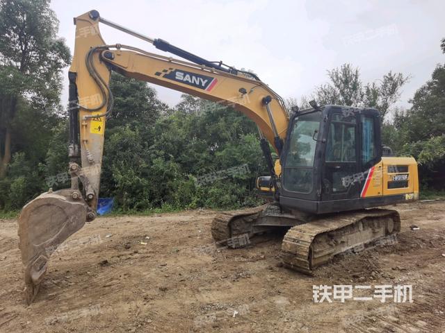 三一重工SY135C挖掘机