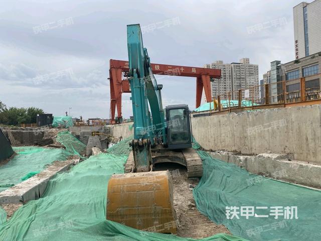 神钢SK210LC-10挖掘机