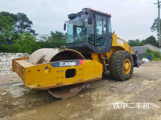 徐工XS263J压路机