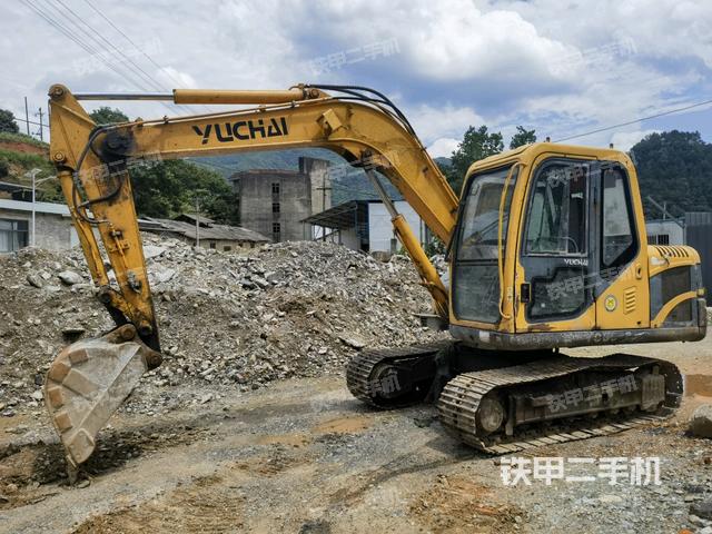 玉柴YC85-8挖掘机