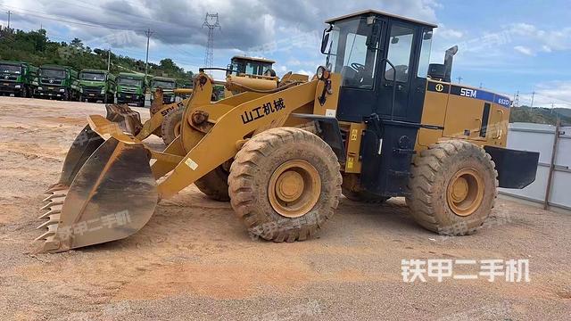 山工SEM652D装载机