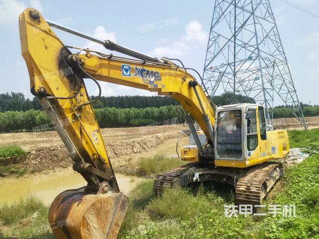 徐工XE260C挖掘机