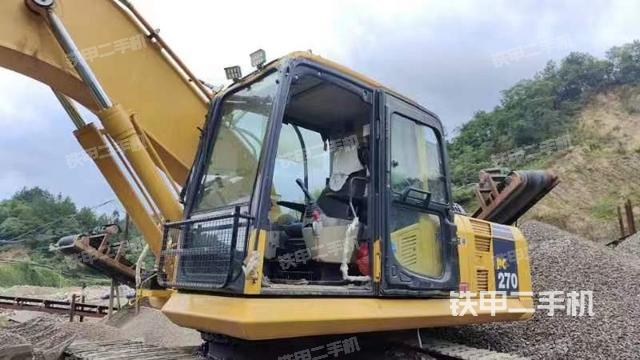 小松PC240LC-8挖掘机