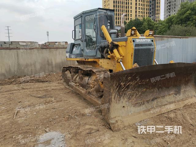 山推SD13标准型推土机