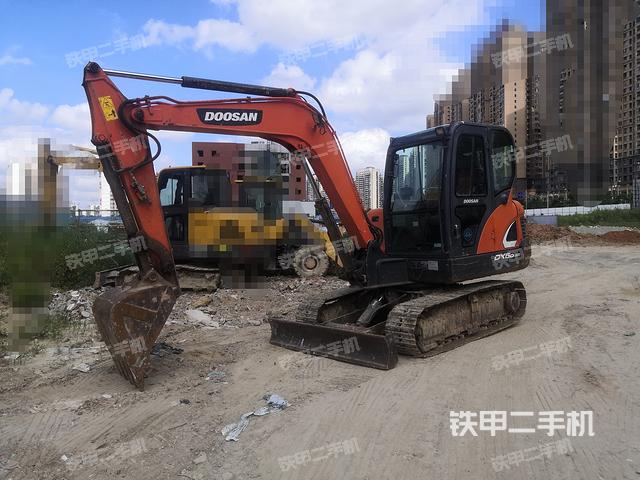 斗山DX55-9C挖掘机