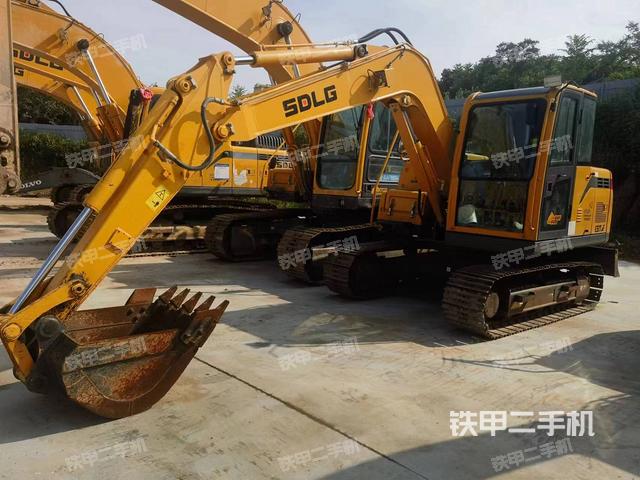 山东临工E675F挖掘机