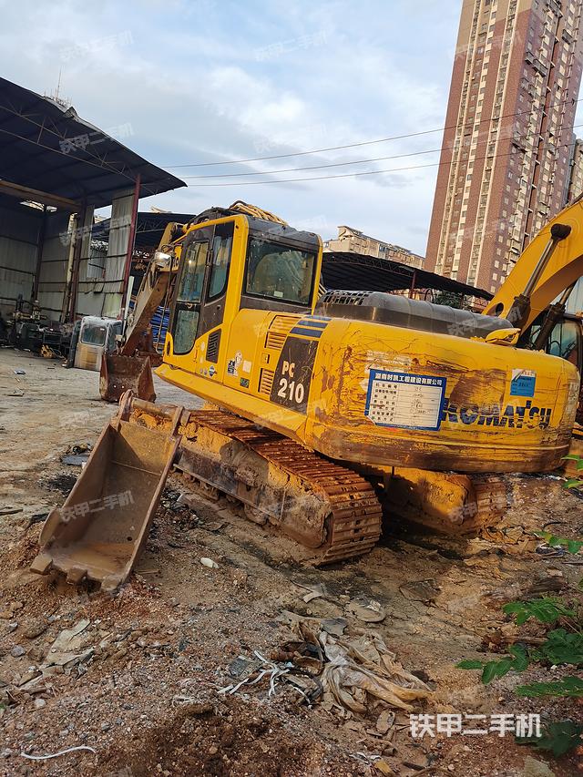 小松PC210-8N1挖掘机