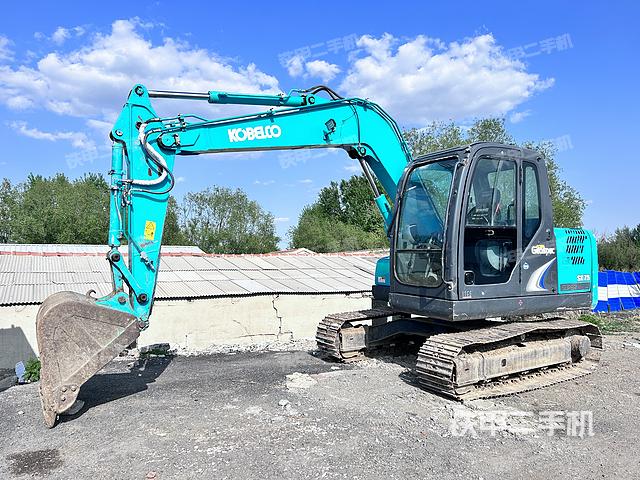 神钢SK75-8挖掘机