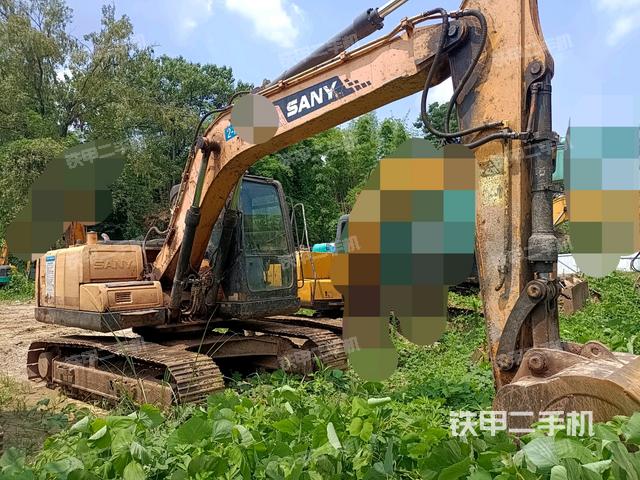 三一重工SY135C挖掘机