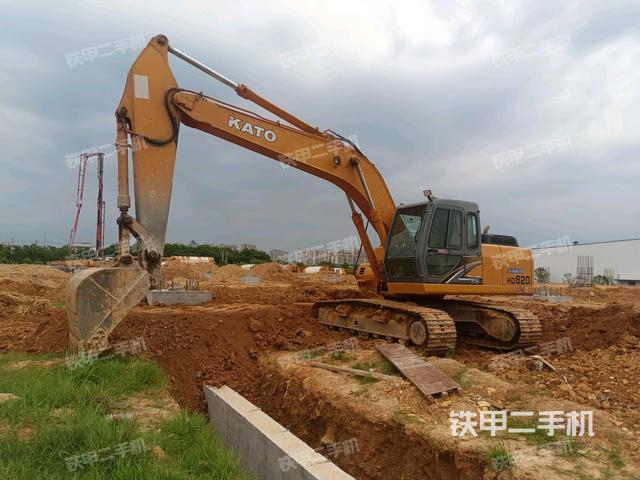 加藤HD820-6挖掘机