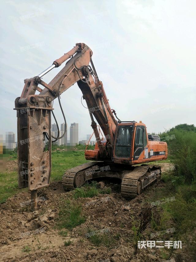 斗山DH420LC-7挖掘机