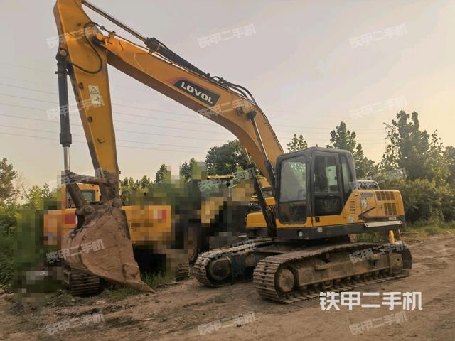 雷沃重工FR220E挖掘机