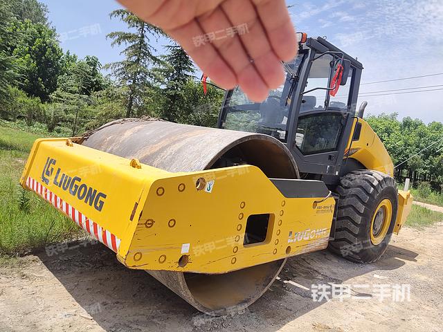 柳工CLG6126E压路机