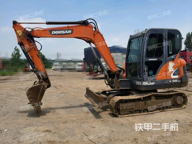 斗山DX55-9C挖掘机