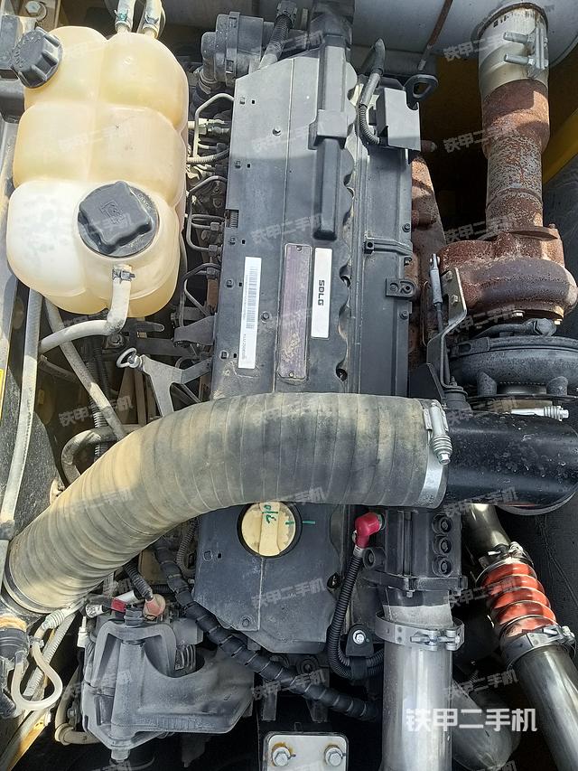 发动机整体俯视(整机外观) 发动机整体俯视(整机外观)