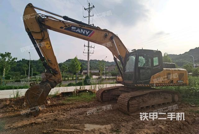 三一重工SY200C挖掘机