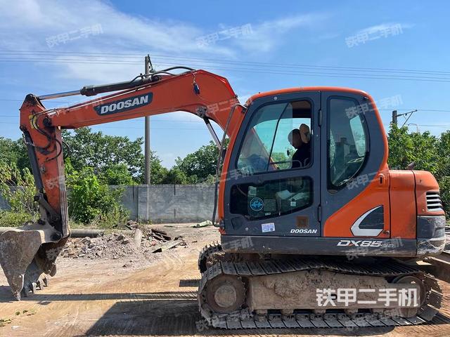 斗山DX75-9C挖掘机
